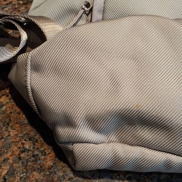 LULU LEMON Gray Backpack with Dual Handles For Toting AROUND TOWN..NEW CONDITION - Picture 8 of 11